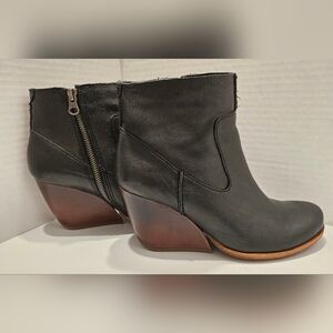 Kork Ease Black Leather Ankle Boots.  Like new!  Soft inside.  7M